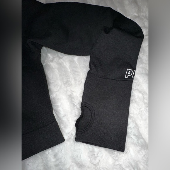 🌟BRAND NEW!!🌟 Pink! Workout athletic top, long sleeve, thumb holes, crop top - Picture 2 of 8